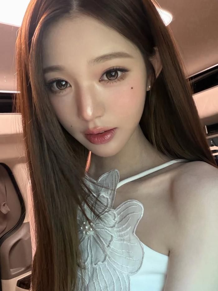 Những tấm hình "sống ảo" của Jang Won Young đều nhận về lượt tương tác mạnh mẽ ở trên mạng xã hội. Ảnh: IGNV