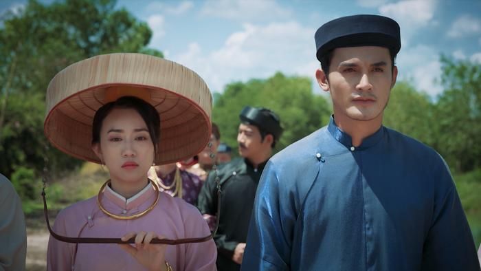 Nợ Đời Vay Trả đang gây sốt màn ảnh nhỏ nhờ câu chuyện tình cảm giữa cậu Hai Vĩnh Trường và Ngọc Trâm (Ảnh: THVL).