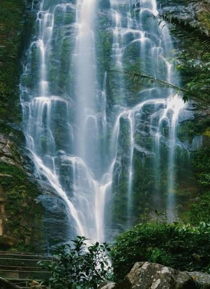 Vẻ đẹp tuyệt mỹ của. thác Khe Kèm.