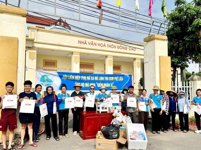 Hội LHPN xã Mê Linh thu gom phế liệu, ủng hộ mô hình “Điểm nhân ái”