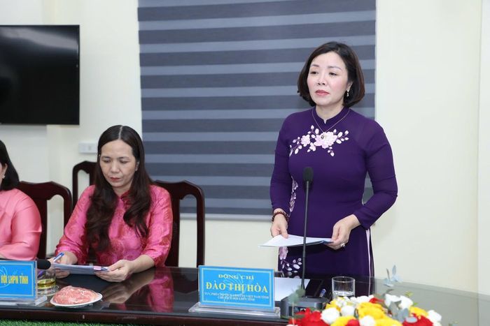 Bà Đào Thị Hòa, Tỉnh ủy viên, Phó Chủ tịch Ủy ban MTTQ Việt Nam tỉnh, Chủ tịch Hội LHPN tỉnh Ninh Bình, phát biểu
