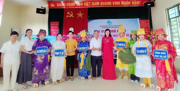 Chuyển đổi số được gắn với xây dựng gia đình số và phát triển kinh tế số