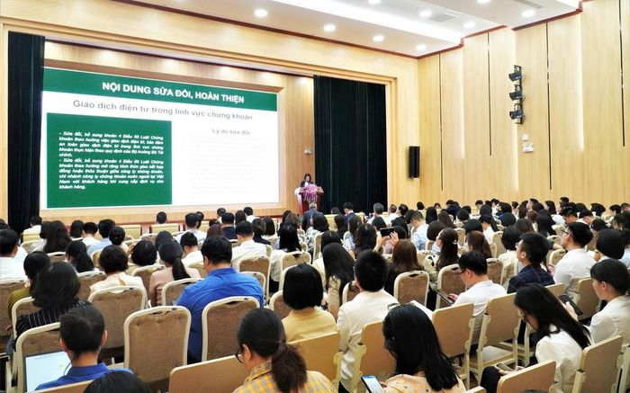 Toàn cảnh Hội thảo góp ý dự thảo Luật sửa đổi, bổ sung một số điều của Luật Chứng khoán