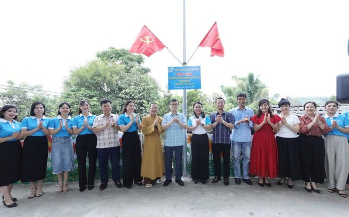 Khánh thành công trình "An toàn - Sáng - Xanh - Sạch - Đẹp" ở thôn Bản Chang, xã Hoàng Văn Thụ, chào mừng Đại hội phụ nữ toàn quốc lần thứ XIV