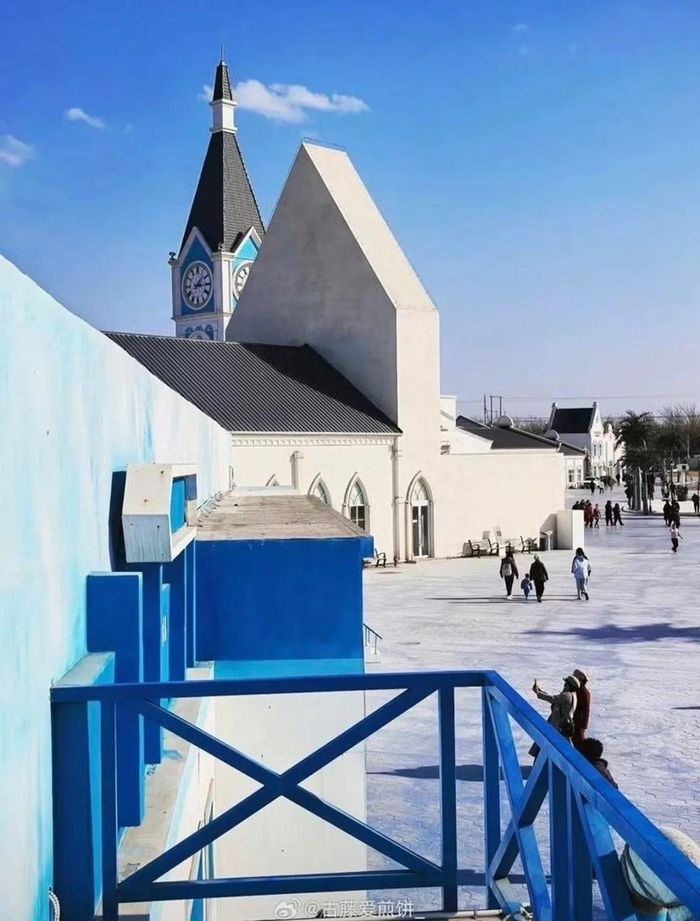Một điểm du lịch mang phong cách Santorini tại thành phố Thiên Tân