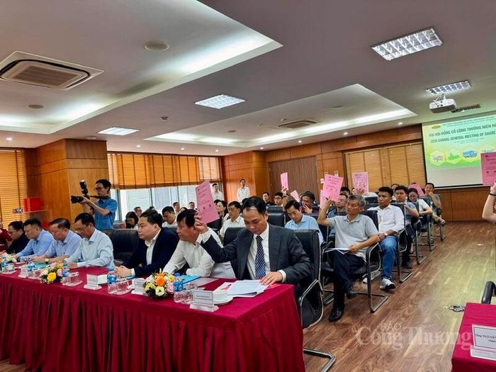Đại hội biểu quyết thông qua các báo cáo được trình bày tại đại hội