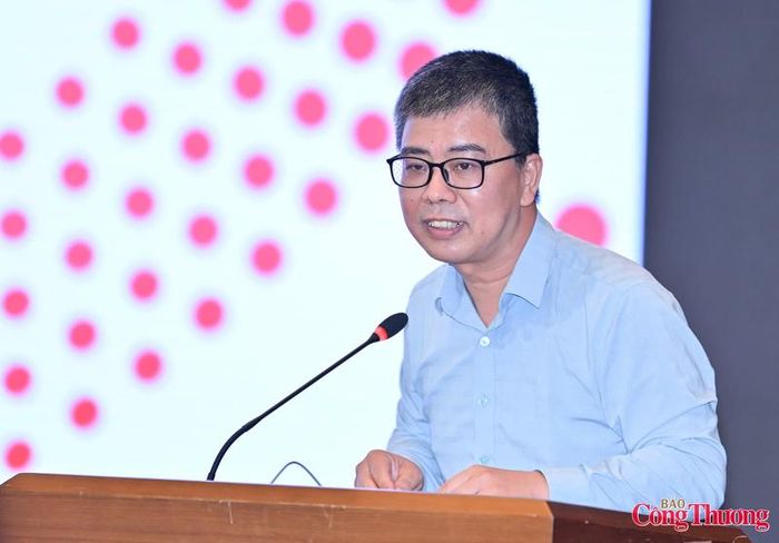 PGS. Trương Việt Anh, Trưởng ban Khoa học công nghệ, Đại học Bách khoa Hà Nội tham luận với chủ đề "Công nghiệp cơ khí Việt Nam - đòn bẩy chiến lược để hiện thực hóa mục tiêu quốc gia công nghiệp phát triển theo tầm nhìn năm 2045".