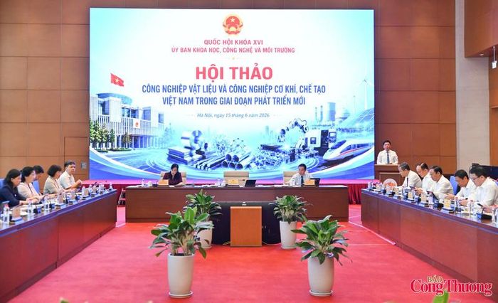 Phó Chủ tịch Quốc hội Nguyễn Hồng Diên phát biểu kết luận hội thảo.
