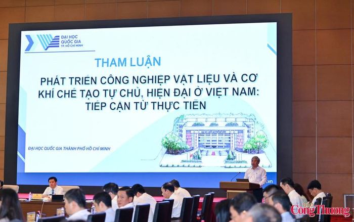 PGS.TS Lâm Quang Vinh, Trưởng ban Khoa học và Công nghệ, Đại học Quốc gia Thành phố Hồ Chí Minh tham luận về chủ đề "Trụ cột kiến tạo nền công nghiệp vật liệu và cơ khí, chế tạo Việt Nam tự chủ, hiện đại: Tiếp cận từ thực tiễn của Đại học Quốc gia thành phố Hồ Chí Minh".