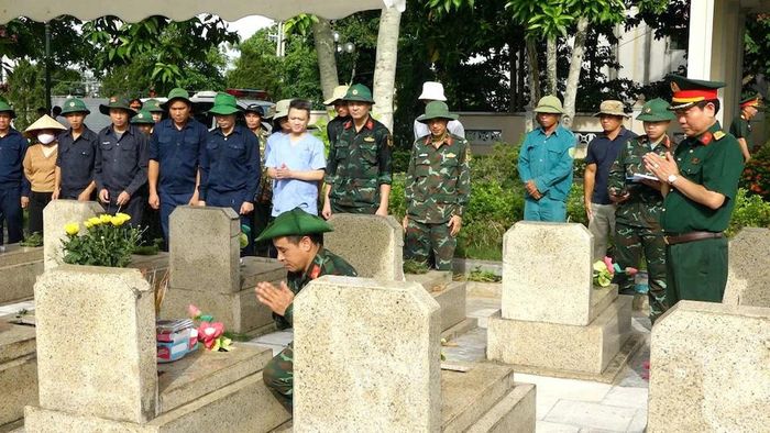Lực lượng chức năng sẽ tiến hành lấy mẫu đối với 32 phần mộ liệt sĩ chưa xác định được danh tính.