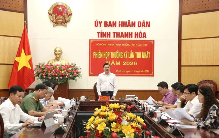 Đồng chí Nguyễn Hoài Anh, Ủy viên Trung ương Đảng, Phó Bí thư Tỉnh ủy, Chủ tịch UBND tỉnh, Chủ tịch Hội đồng TĐ-KT tỉnh phát biểu tại phiên họp.