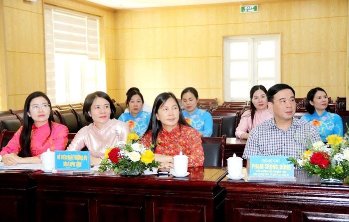 Các đại biểu dự buổi gặp mặt.