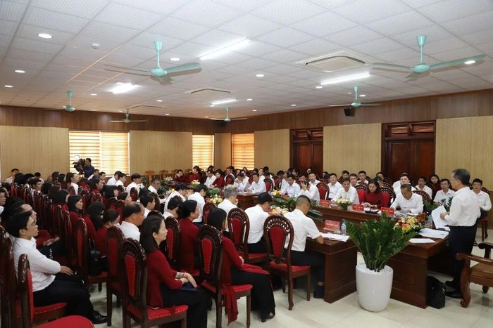 Quang cảnh buổi làm việc.