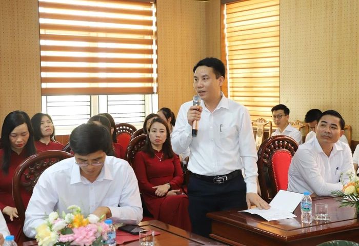 Lãnh đạo Tòa án Nhân dân khu vực 4 phát biểu tại buổi làm việc.
