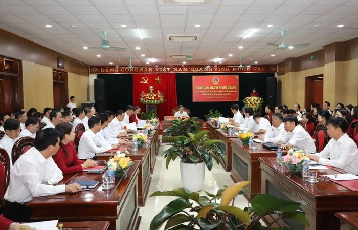 Chánh án Tòa án Nhân dân tối cao Nguyễn Văn Quảng chủ trì buổi làm việc.