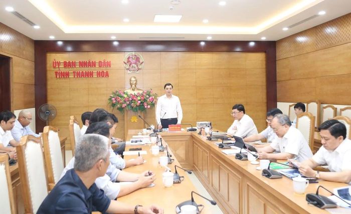 Đồng chí Nguyễn Hoài Anh, Ủy viên Trung ương Đảng, Phó Bí thư Tỉnh ủy, Chủ tịch UBND tỉnh phát biểu tại hội nghị.