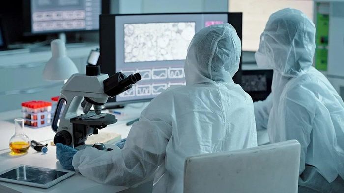 Các nhà nghiên cứu đã phát triển một loại vắc-xin sử dụng trí tuệ nhân tạo, cho thấy tiềm năng to lớn trong việc “bảo vệ” con người khỏi các bệnh truyền nhiễm đột biến trong tương lai. Ảnh: Fox News.