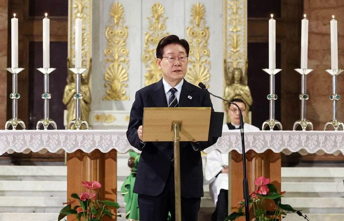 Tổng thống Hàn Quốc Lee Jae Myung có bài phát biểu kỷ niệm tại thánh lễ đặc biệt cầu nguyện cho hòa bình và tình đoàn kết được tổ chức tại Vương cung thánh đường Thánh Phaolô Ngoại thành ở Rome, Italy, vào ngày 14/12/ 2026. Ảnh: The chosun