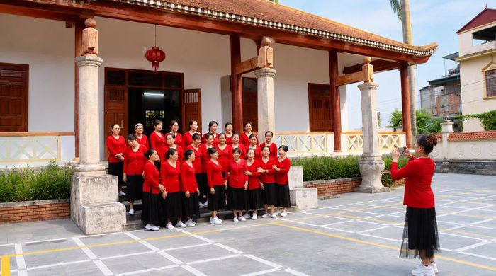 CLB Liên thế hệ tự giúp nhau phố Trung Sơn đang trở thành nơi gắn kết các hội viên qua những hoạt động ý nghĩa.