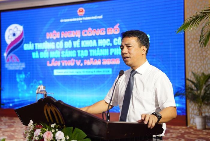 Ông Trần Hữu Thùy Giang, Phó Chủ tịch UBND thành phố Huế, phát biểu tại hội nghị