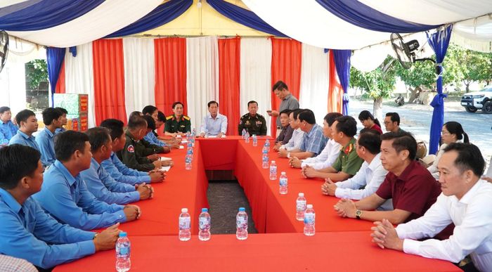 Quang cảnh buổi thăm.