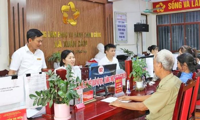 Trung tâm Phục vụ hành chính công xã Xuân Cẩm được trang bị nhiều thiết bị công nghệ hiện đại, giúp người dân giao dịch thuận tiện, nhanh chóng.