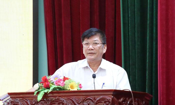  Cử tri tổ dân phố Đại Tự nêu ý kiến tại hội nghị. 