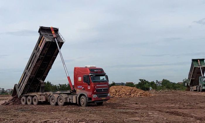 Hoạt động san nền, thi công các hạng mục phụ trợ đang được đẩy nhanh tại dự án tái định cư Lương Tài.