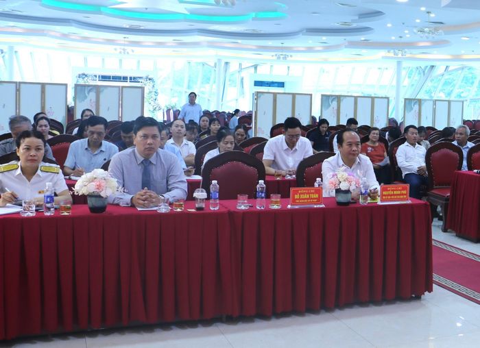 Đại biểu tham dự hội nghị.