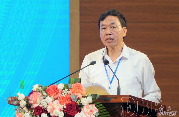 Chủ tịch UBND tỉnh Lê Văn Lương phát biểu tại hội nghị.