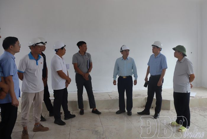 Phó Chủ tịch UBND tỉnh Nguyễn Văn Đoạt kiểm tra tiến độ công trình Trường PTNT liên cấp TH&THCS xã Nậm Kè.