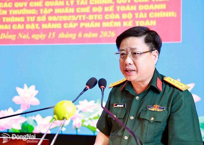 Đại tá Đoàn Ngọc Quả, Phó Giám đốc Công ty TNHH MTV 16 phát biểu khai mạc lớp tập huấn