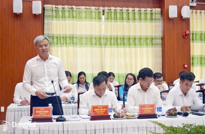 Thành ủy viên, Bí thư Đảng ủy, Chủ tịch HĐND phường Nhơn Trạch Từ Nam Thành phát biểu tại buổi làm việc. Ảnh: Quang Phát