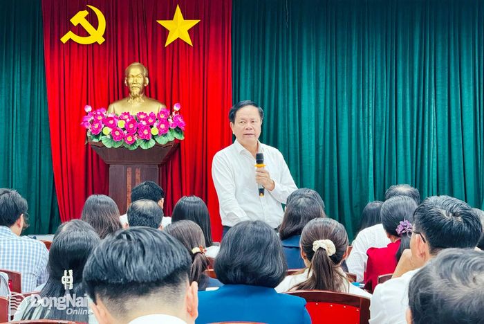 Phó Giám đốc Sở Y tế Nguyễn Văn Bình phát biểu tại hội nghị. Ảnh: Hạnh Dung
