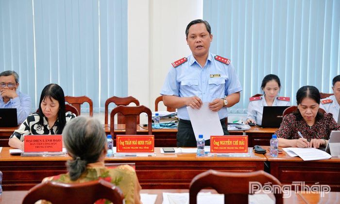 Đồng chí Nguyễn Chí Hải, Phó Chánh Thanh tra tỉnh phát biểu tại buổi tiếp xúc, đối thoại công dân.