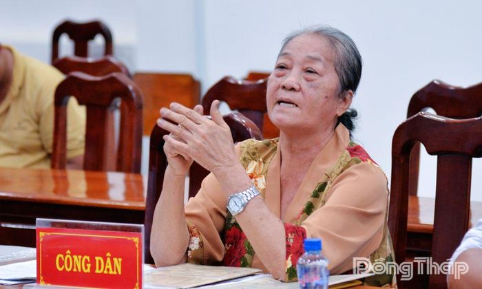Bà Nguyễn Thị Kim Đính phát biểu tại buổi tiếp xúc, đối thoại.