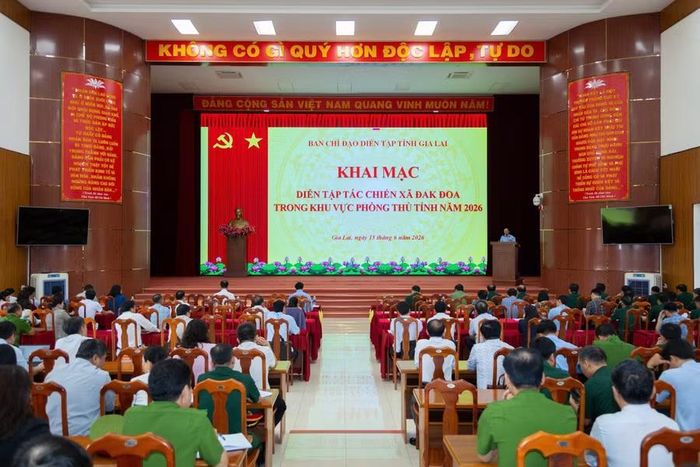 Quang cảnh lễ khai mạc diễn tập tác chiến xã Đak Đoa trong khu vực phòng thủ tỉnh năm 2026. Ảnh: A.T