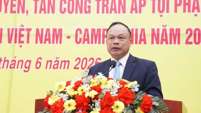  Phó Chủ tịch UBND tỉnh Dương Mah Tiệp phát biểu tại lễ ra quân. Ảnh: Văn Ngọc 