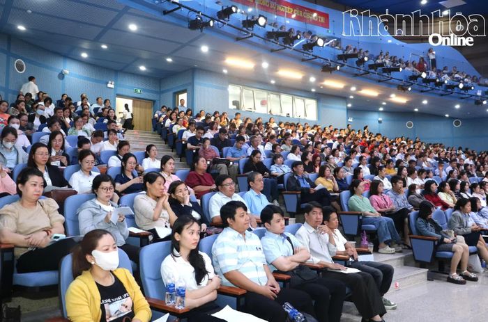 Một cuộc đối thoại giữa cơ quan thuế với các doanh nghiệp, người nộp thuế.