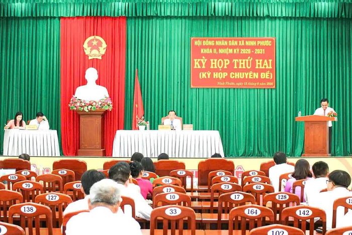 Quang cảnh kỳ họp.