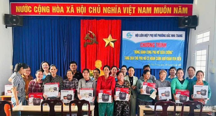 Những phần quà được trao nhằm hỗ trợ hội viên vươn lên trong cuộc sống.