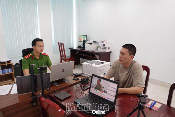 Cơ quan điều tra làm việc với đối tượng Nguyễn Văn Vẹn.