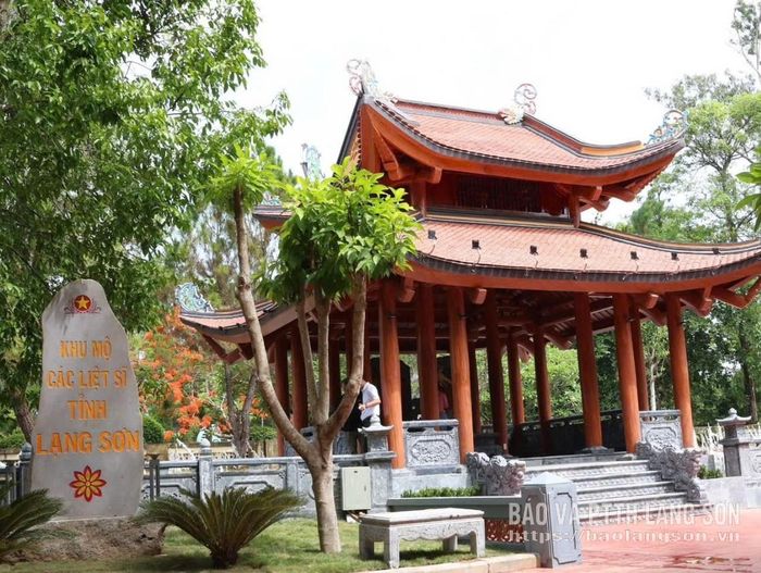 Khu mộ các liệt sĩ tỉnh Lạng Sơn tại Nghĩa trang liệt sĩ quốc gia Trường Sơn