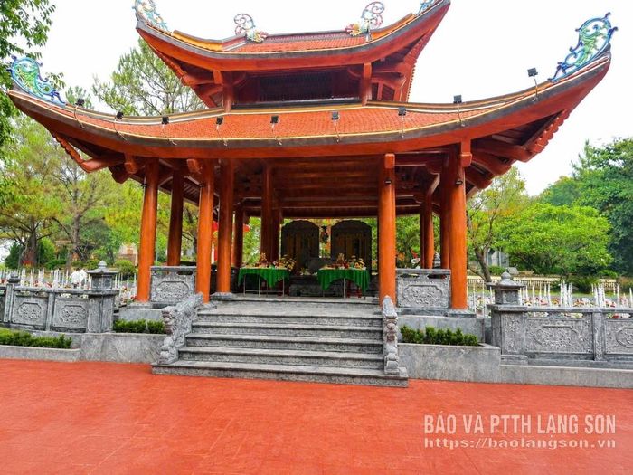 Đài tưởng niệm các liệt sĩ tỉnh Lạng Sơn tại Nghĩa trang liệt sĩ quốc gia Trường Sơn