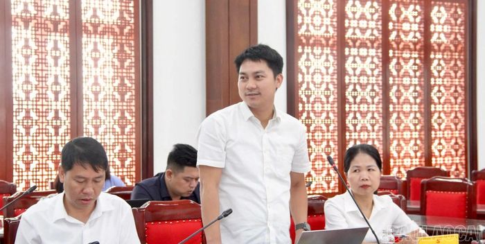 Các đại biểu trao đổi, thảo luận tại buổi làm việc.