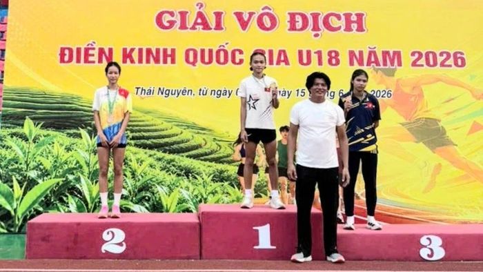Trao giải cho các vận động viên.