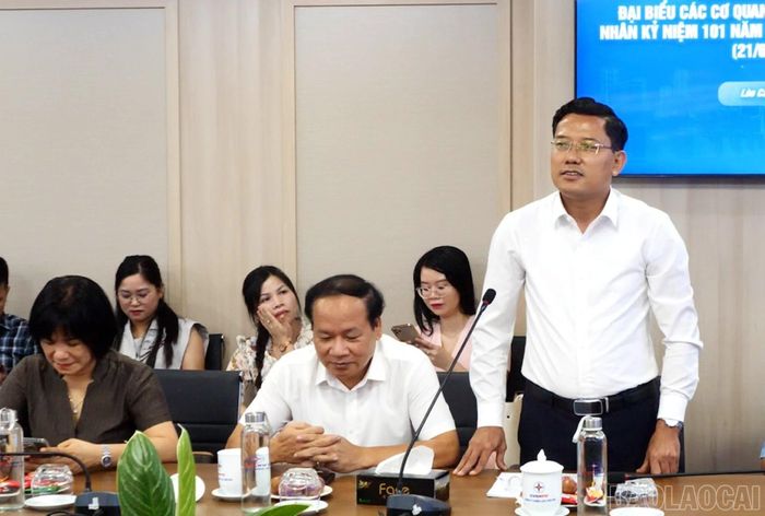 Lãnh đạo Ban Tuyên giáo và Dân vận Tỉnh ủy phát biểu tại buổi gặp mặt.