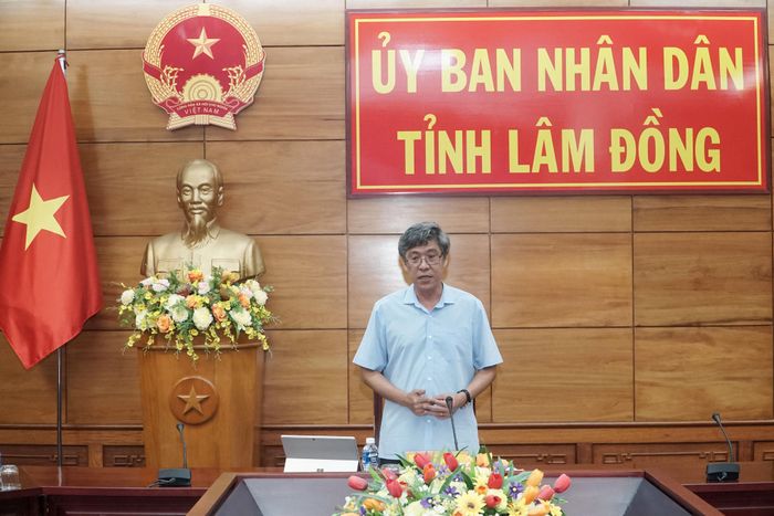 Đồng chí Nguyễn Minh, Tỉnh ủy viên, Phó Chủ tịch UBND tỉnh phát biểu chỉ đạo tại cuộc họp