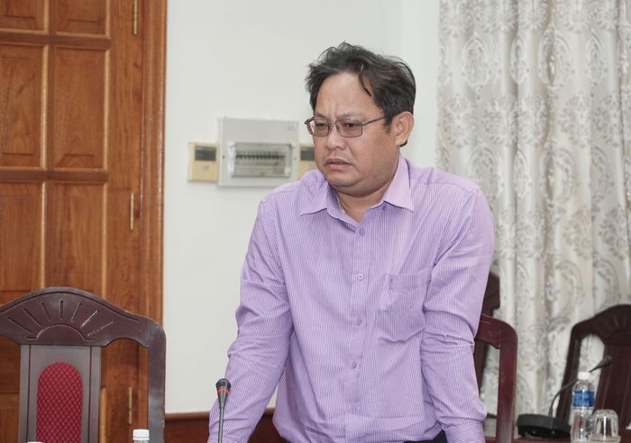 Lãnh đạo Sở Văn hóa, Thể thao và Du lịch báo cáo tại cuộc họp