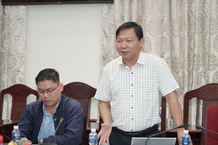 Lãnh đạo Sở Nông nghiệp và Môi trường báo cáo tại cuộc họp